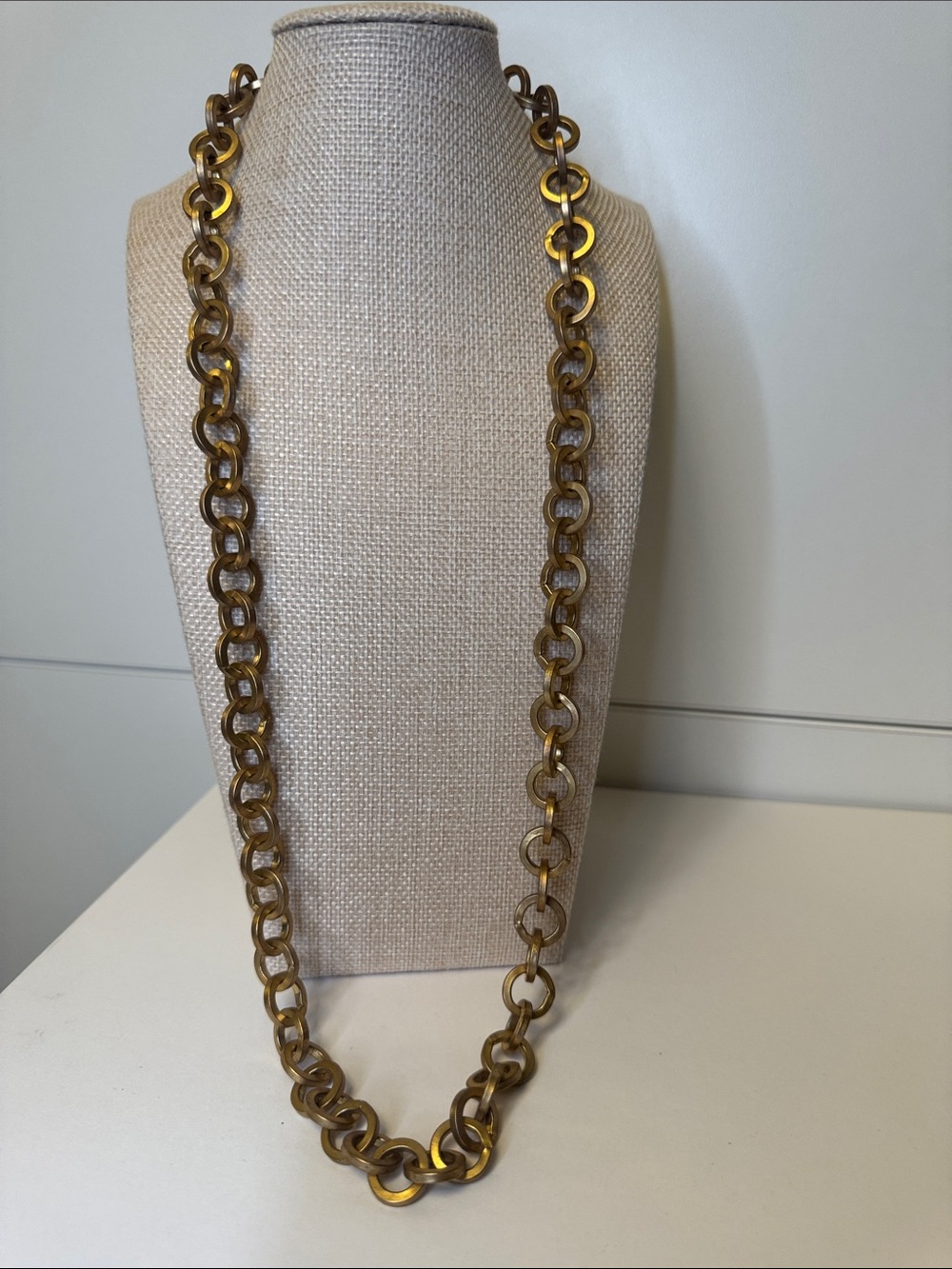 Elegant Gold-Tone Link Necklace